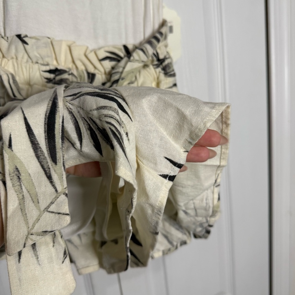 Cream and Black Leaf Print Romper (A14) - Picture 4 of 7